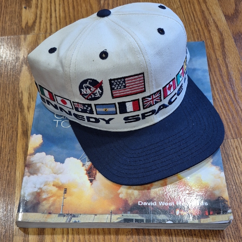 🚀 Kennedy Space Center “Gateway to Space” Book + Headmaster Inc. Hat Bundle